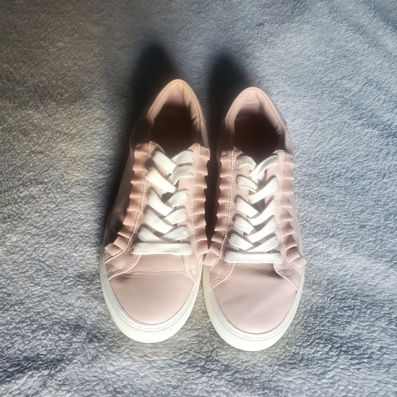 Tory Burch Ruffle Sneakers Pink Leather Size 7.5 - Picture 3 of 8